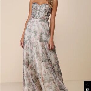 Long dress NWT never worn size 6